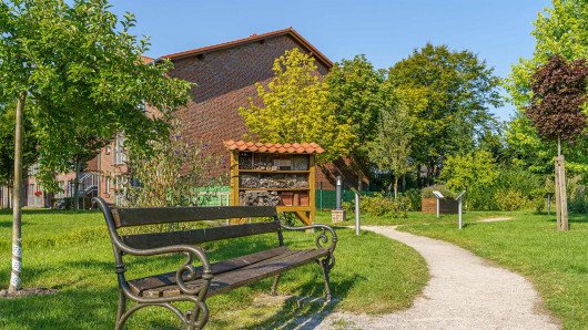 Ansicht Wohnstift Hooksiel Garten - Hier bekommen Sie einen Eindruck von unserer Einrichtung